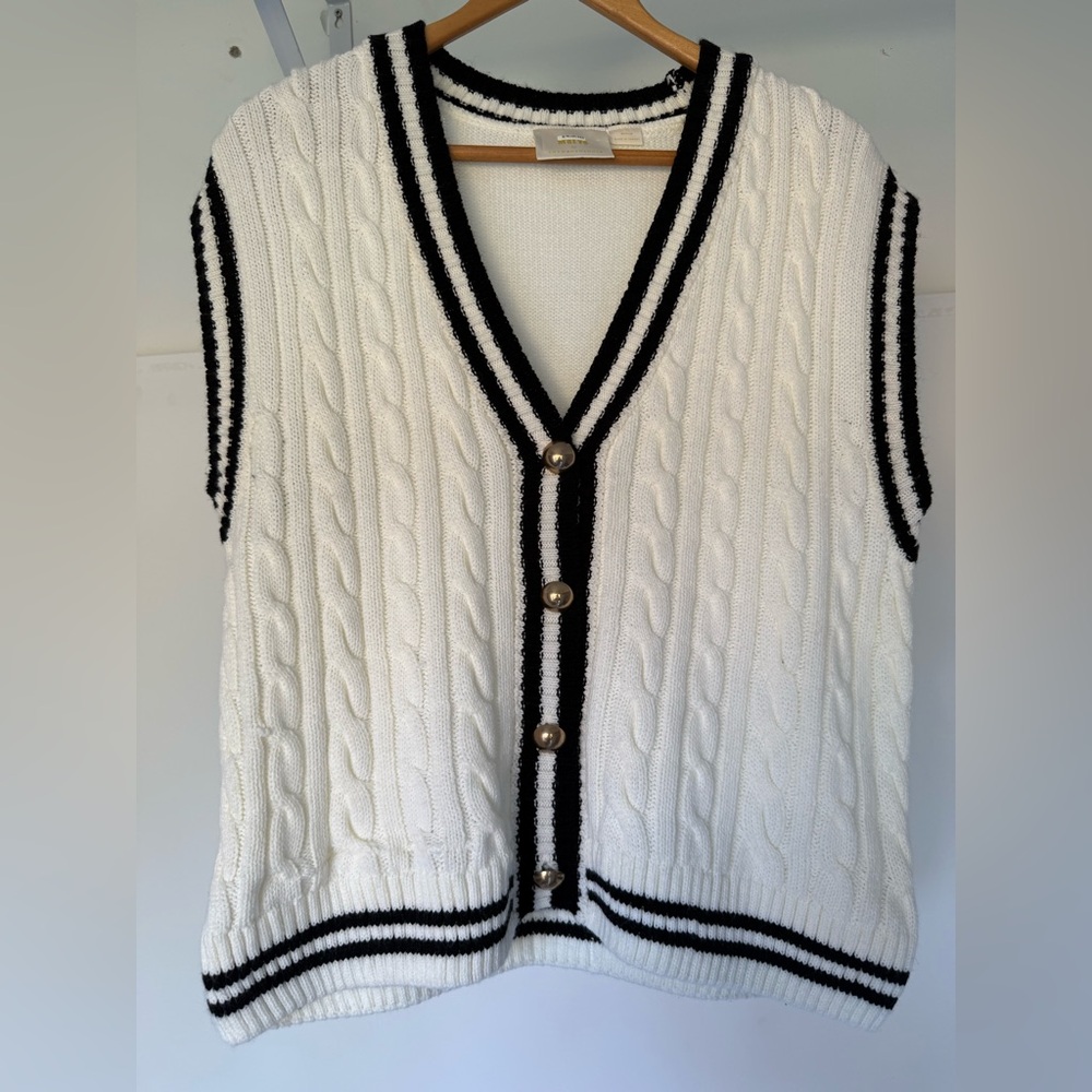 Anthropologie Maeve off white Cable Knit Vest with Black Trim